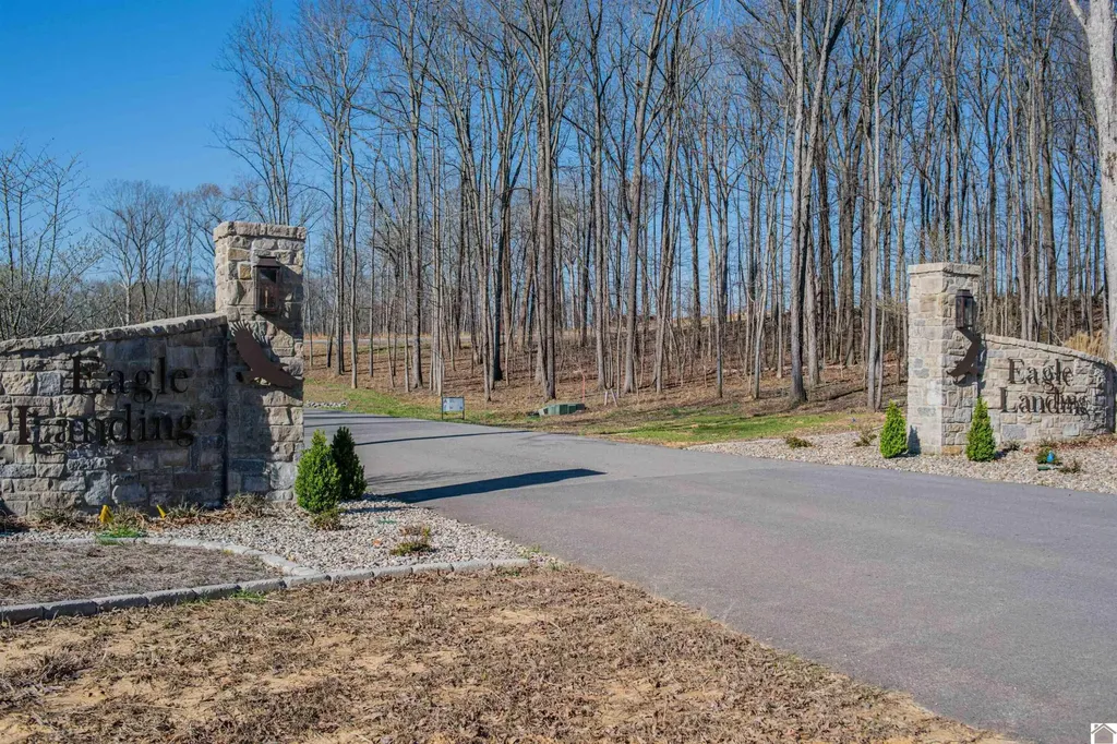 1152 Eagle Rest Drive Grand Rivers KY 42045