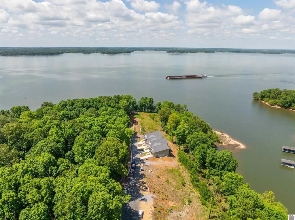 1152 Eagle Rest Drive Grand Rivers KY 42045
