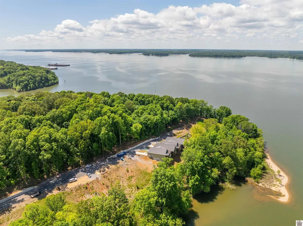 1152 Eagle Rest Drive Grand Rivers KY 42045