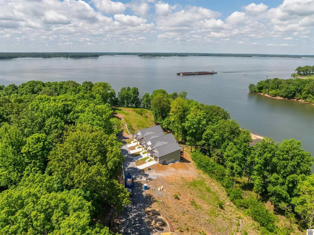 1152 Eagle Rest Drive Grand Rivers KY 42045