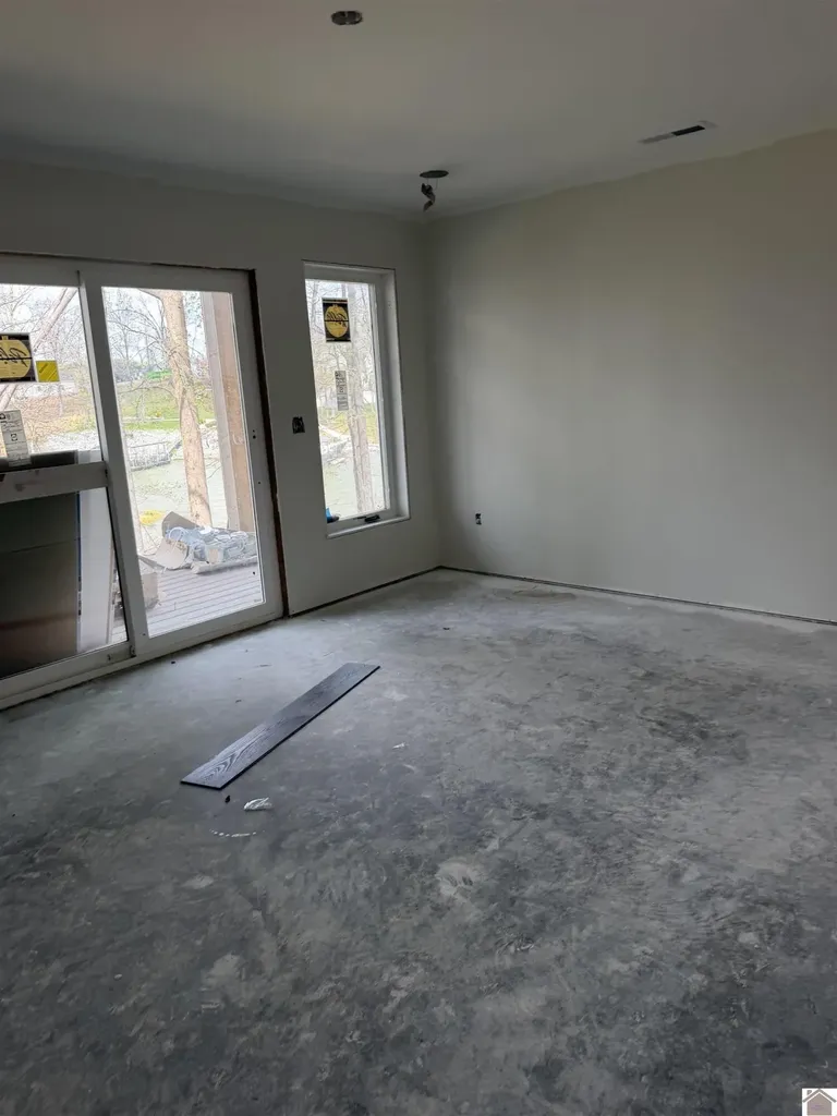 1152 Eagle Rest Drive Grand Rivers KY 42045