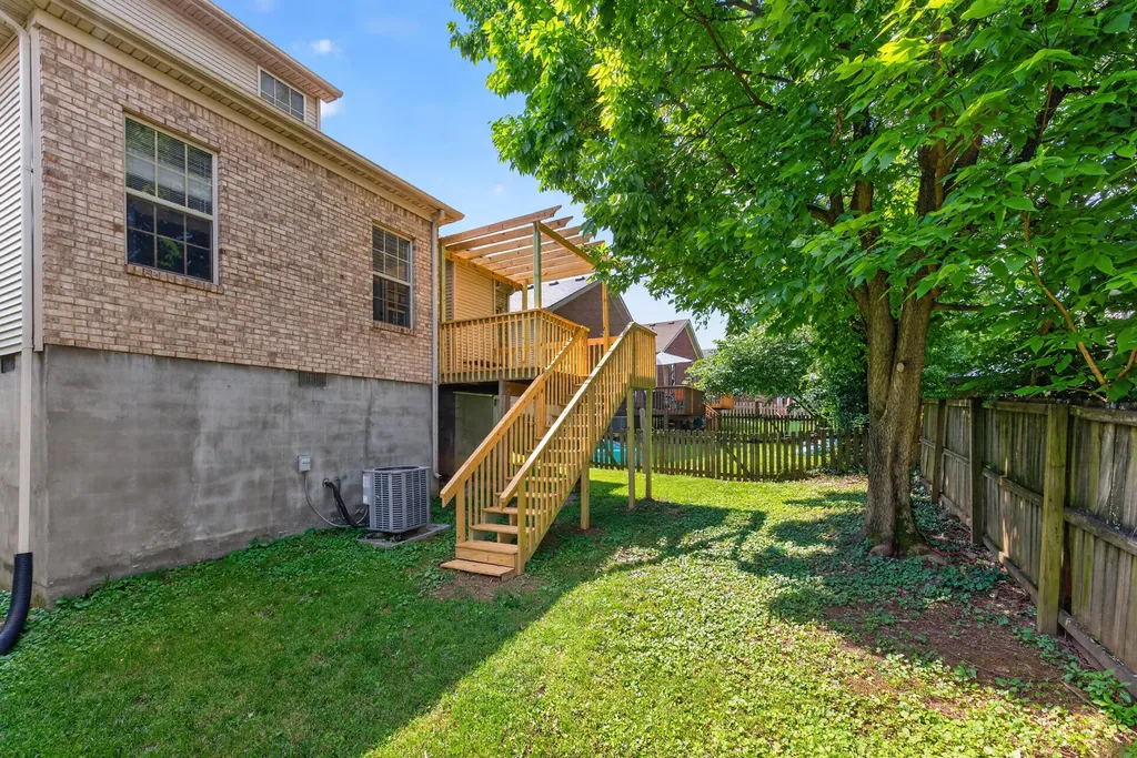 2513 Sun Seeker Court Lexington KY 40503