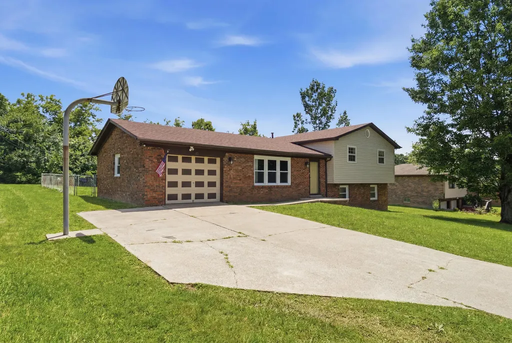 150 Mountain View Drive Berea KY 40403