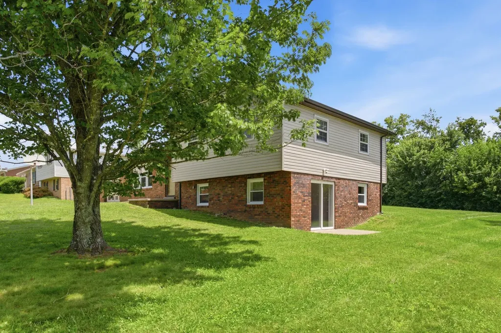 150 Mountain View Drive Berea KY 40403