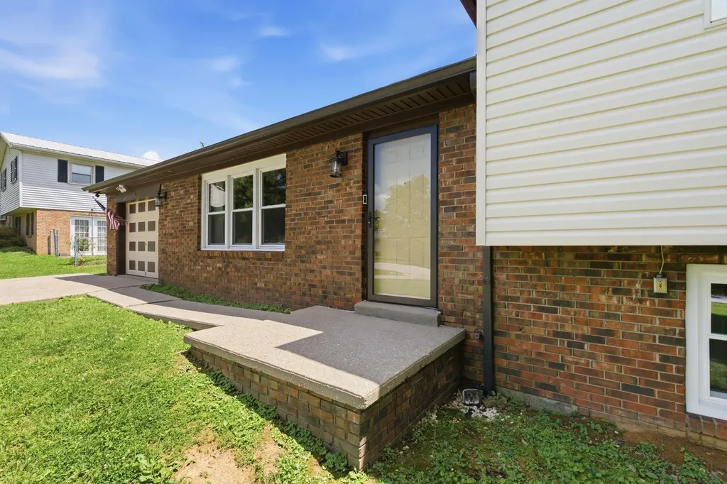 150 Mountain View Drive Berea KY 40403