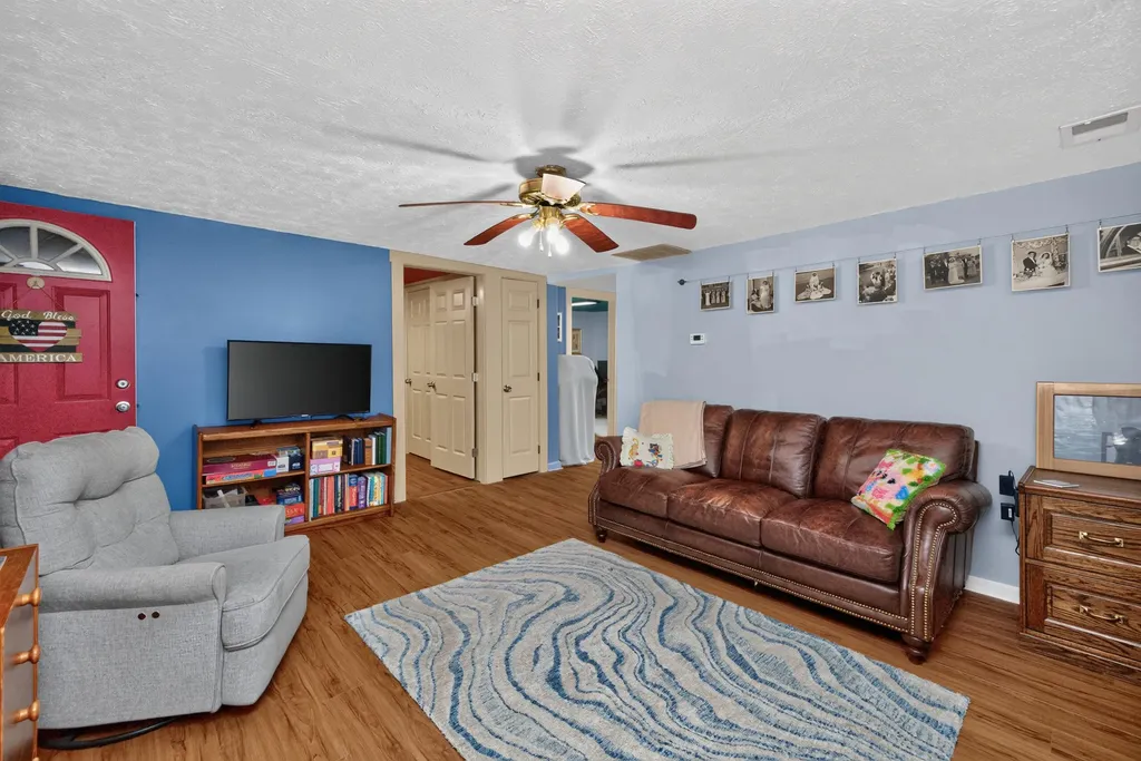 79 Lucas Lane Nicholasville KY 40356
