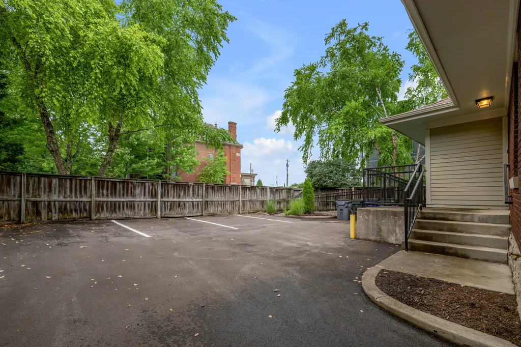 321 Merino Street Lexington KY 40508