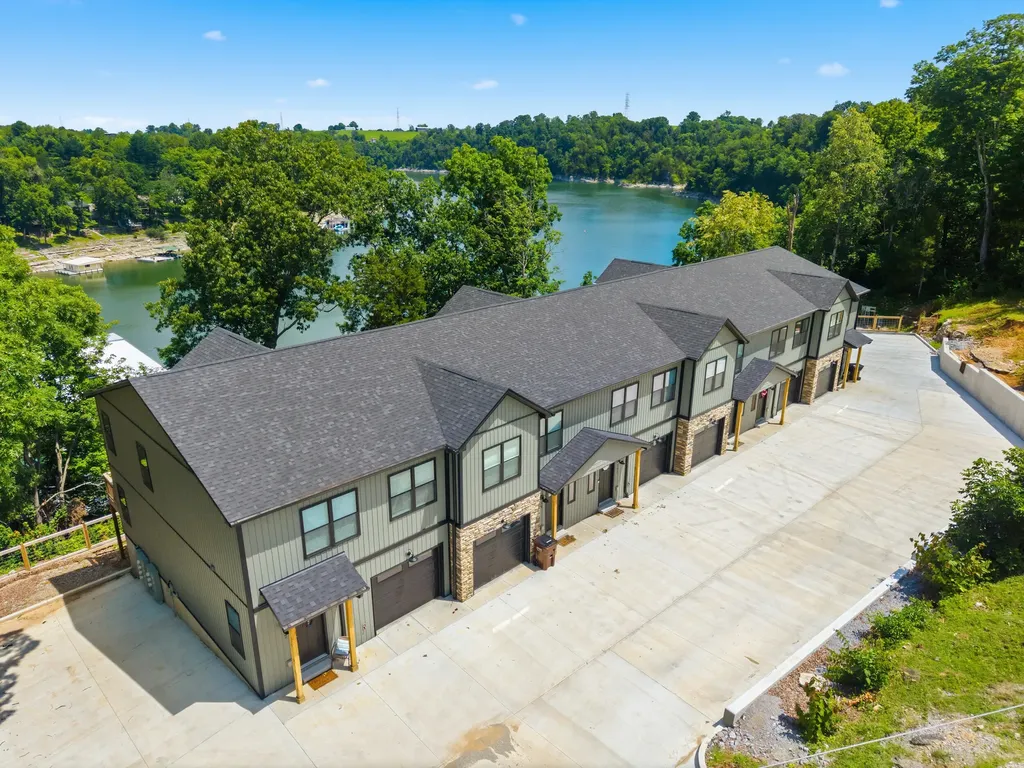 101 Walker Lane Lancaster KY 40444