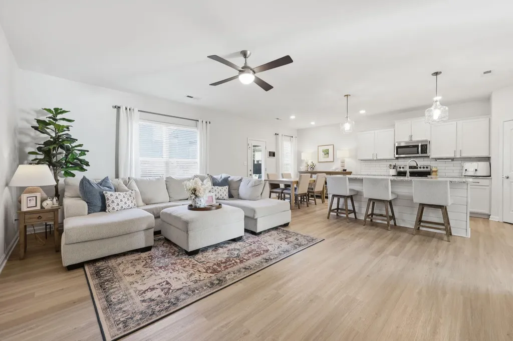 1501 Flemishbond Path Lexington KY 40509