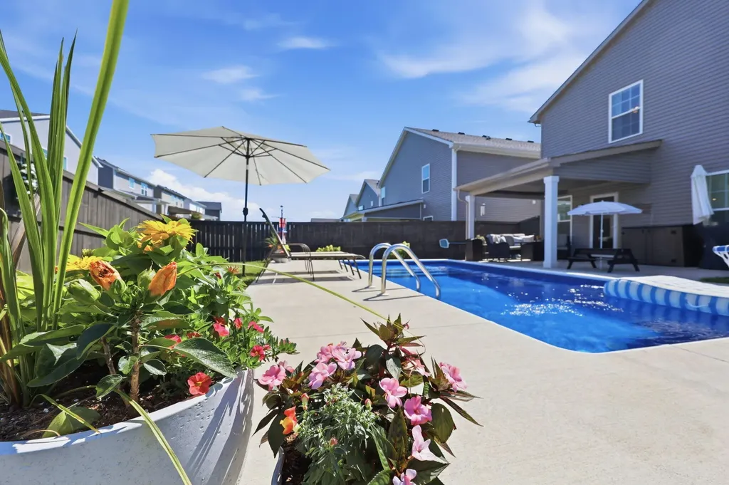 1501 Flemishbond Path Lexington KY 40509