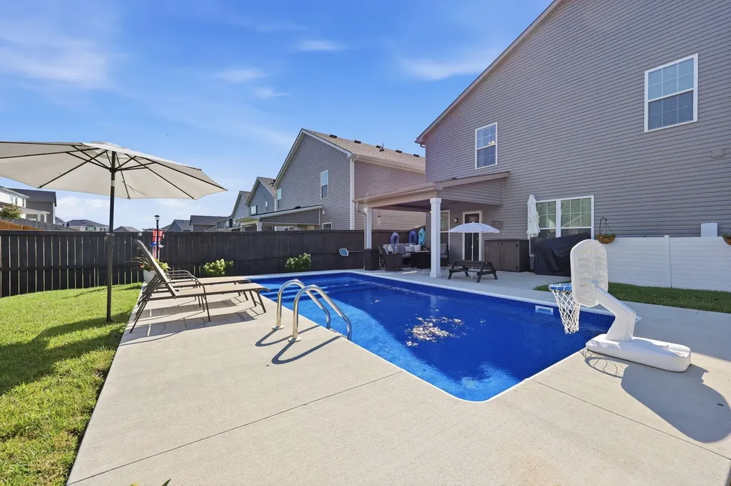 1501 Flemishbond Path Lexington KY 40509