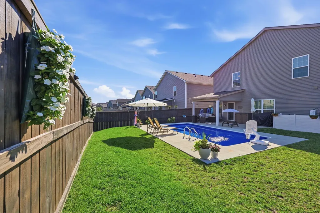 1501 Flemishbond Path Lexington KY 40509