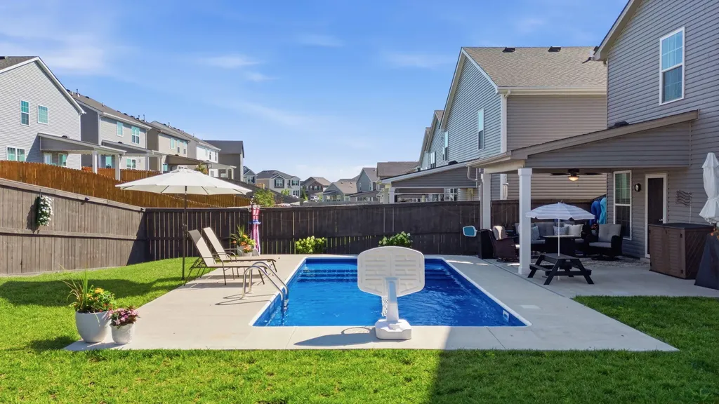 1501 Flemishbond Path Lexington KY 40509