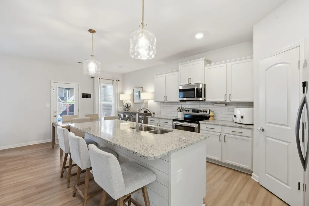 1501 Flemishbond Path Lexington KY 40509