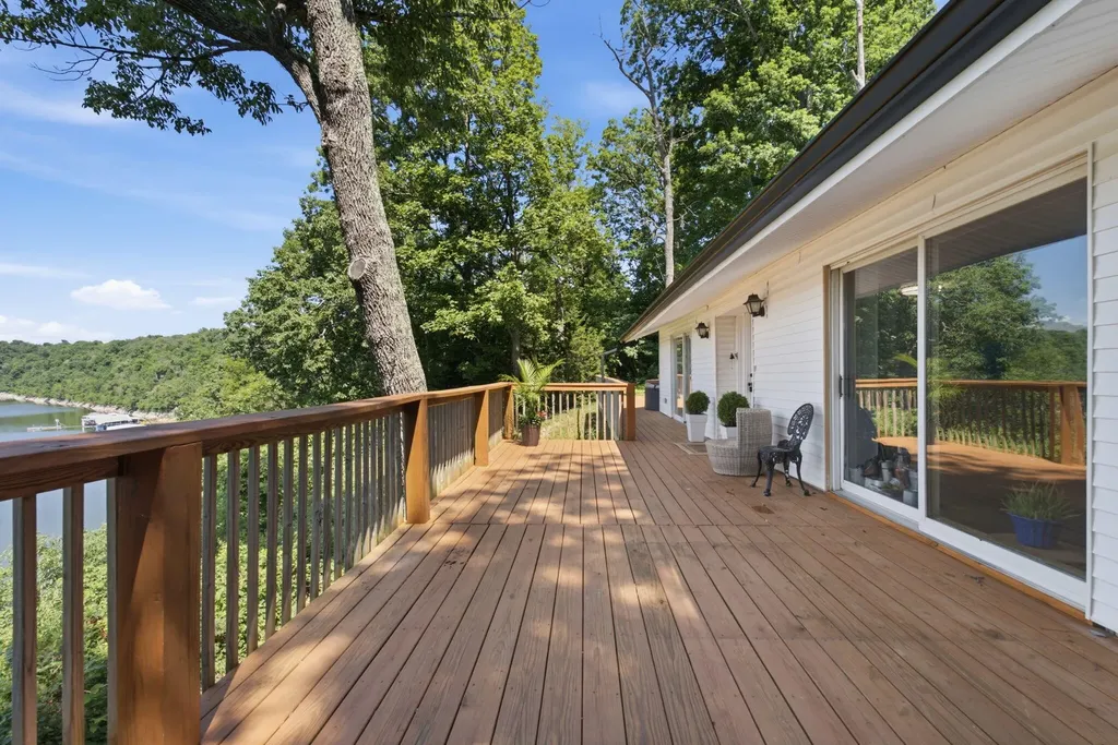 200 Lakeview Point Road Harrodsburg KY 40330