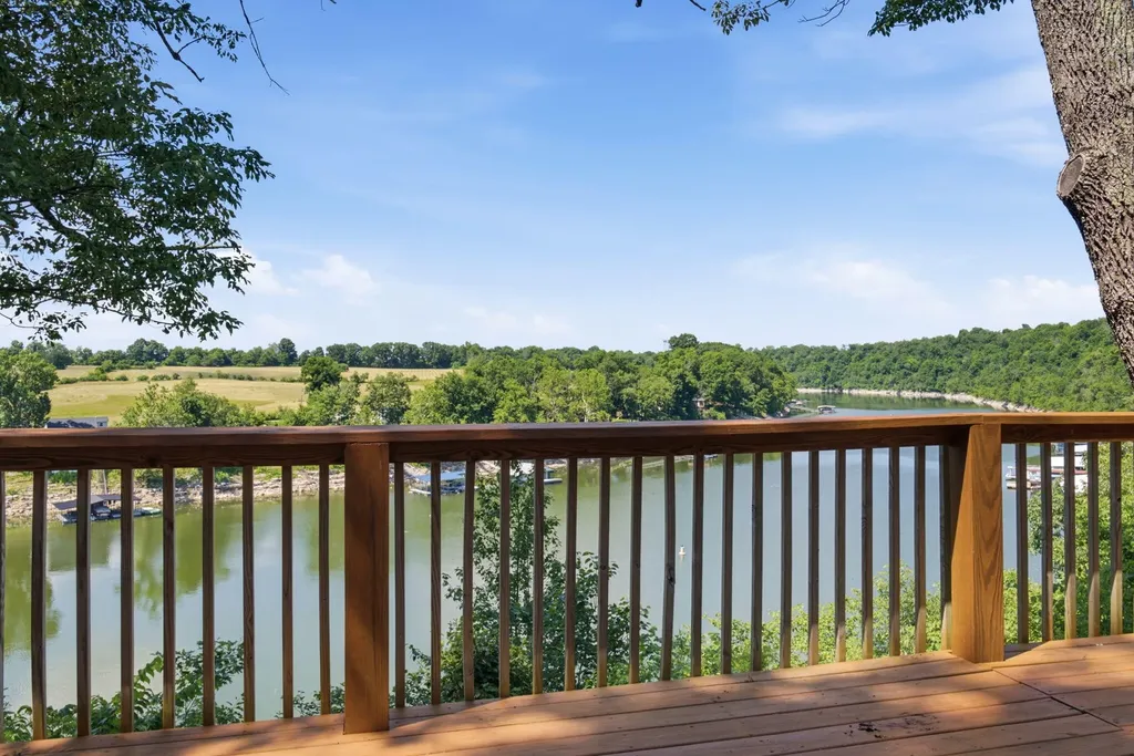 200 Lakeview Point Road Harrodsburg KY 40330