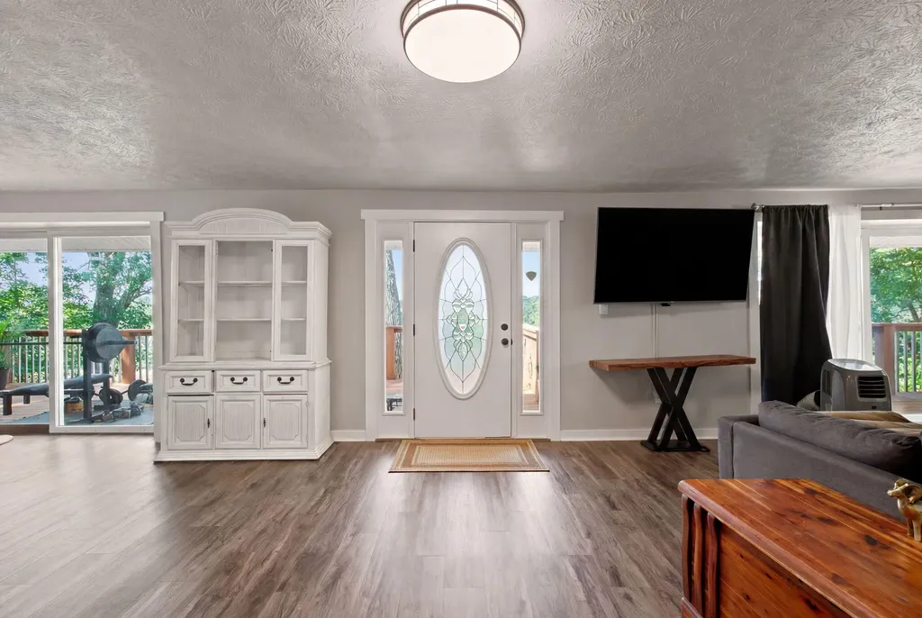 200 Lakeview Point Road Harrodsburg KY 40330