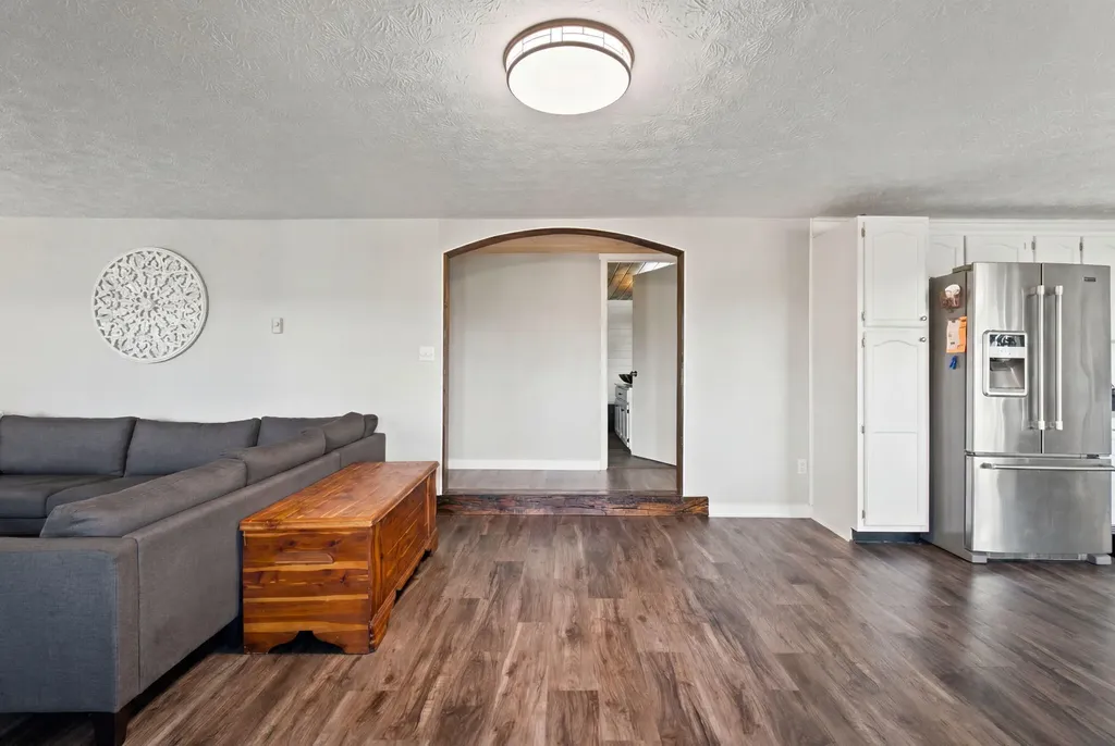 200 Lakeview Point Road Harrodsburg KY 40330