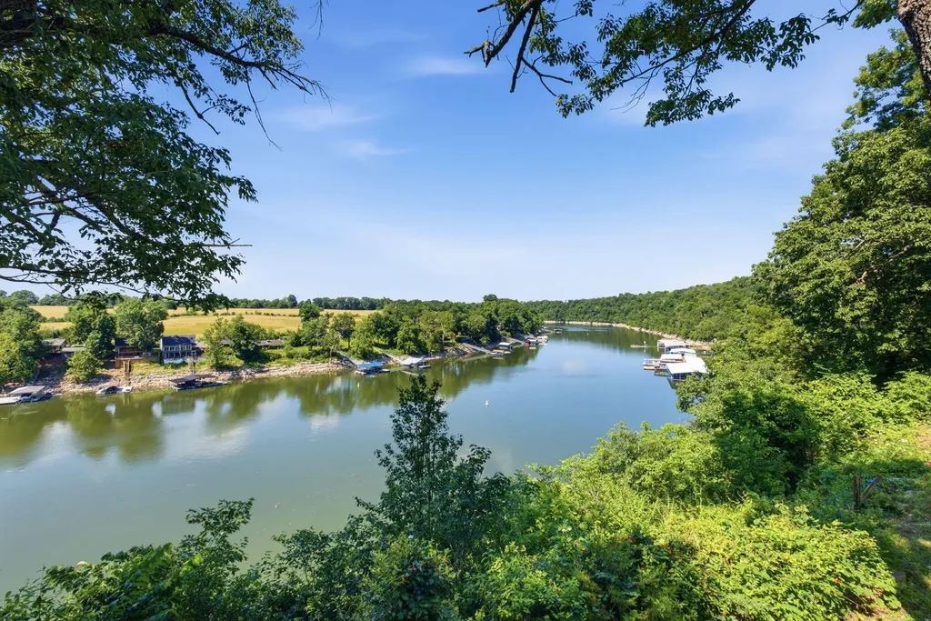 200 Lakeview Point Road Harrodsburg KY 40330