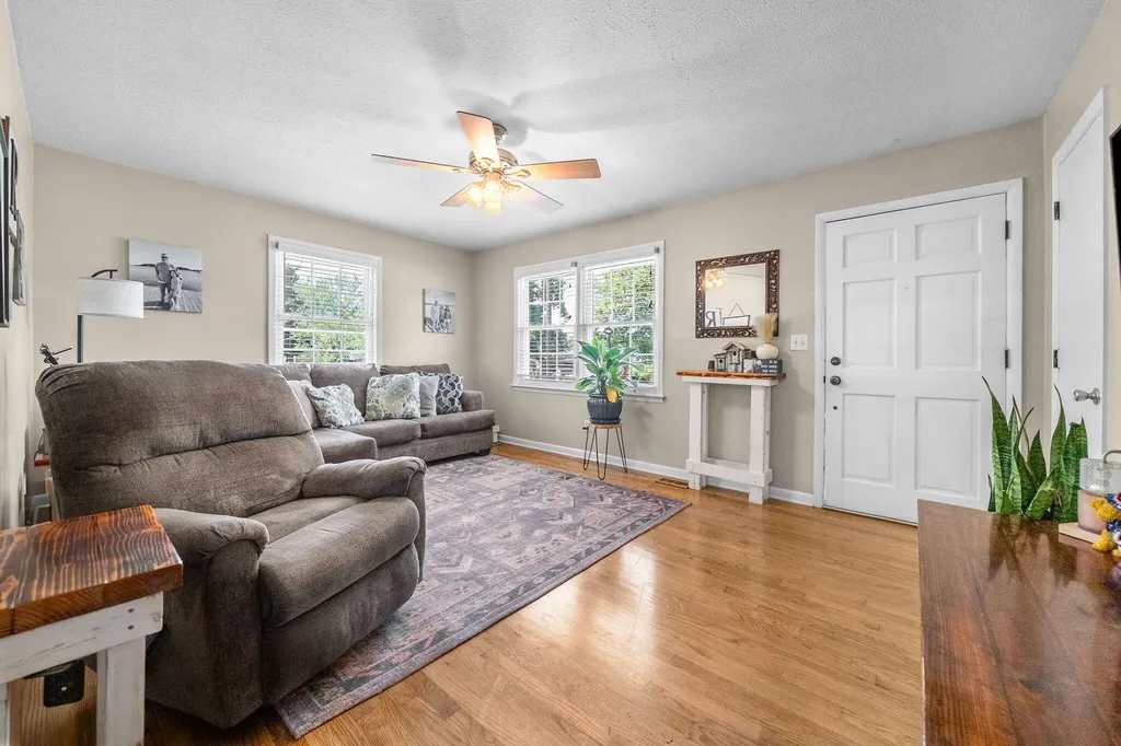 3416 Greenwood Drive Hopkinsville KY 42240