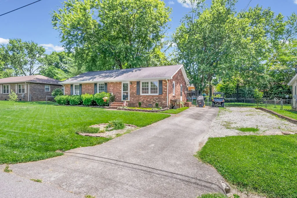 3416 Greenwood Drive Hopkinsville KY 42240