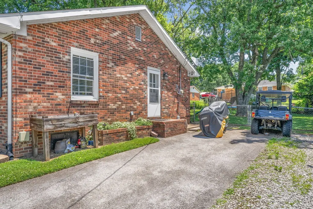 3416 Greenwood Drive Hopkinsville KY 42240