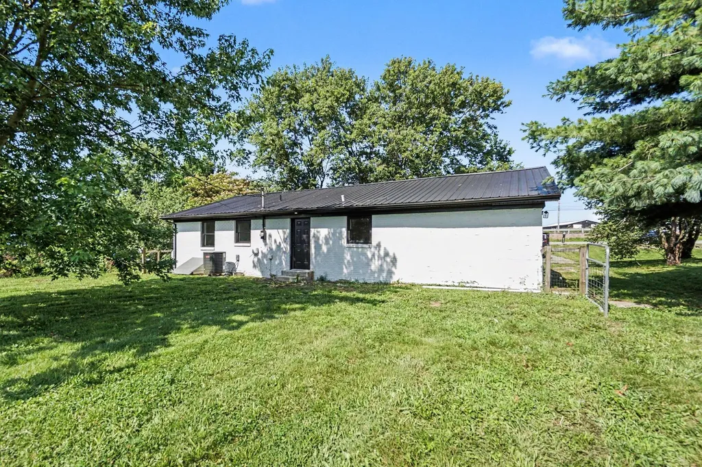 3885 Louisville Road Salvisa KY 40372