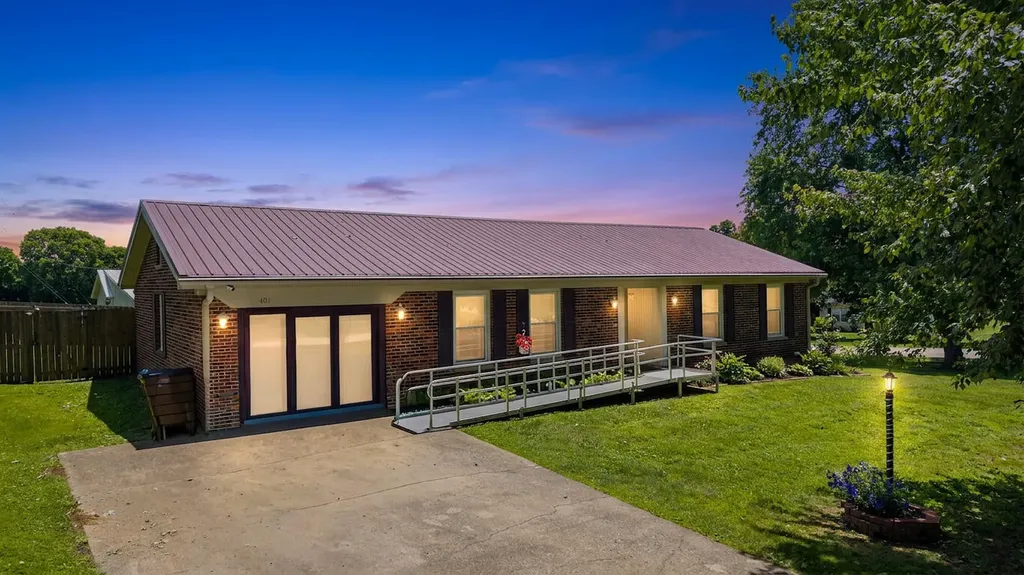 401 Haddix Street Harrodsburg KY 40330