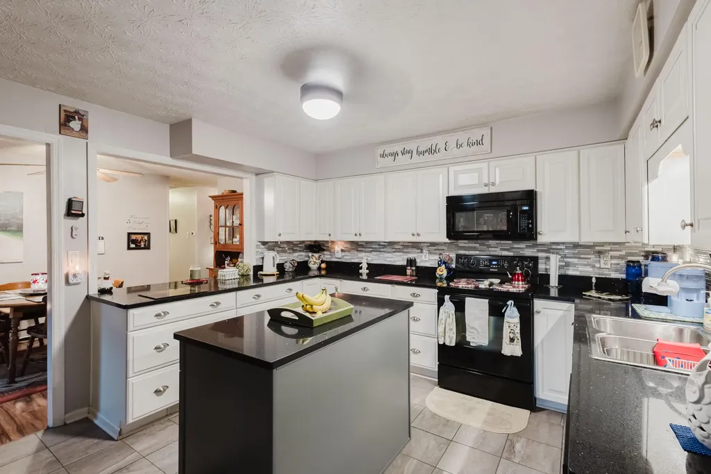 401 Haddix Street Harrodsburg KY 40330
