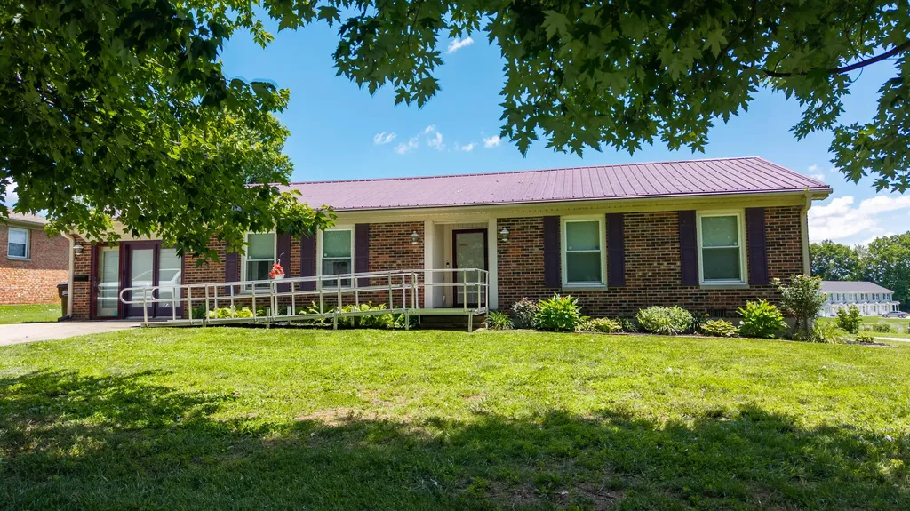 401 Haddix Street Harrodsburg KY 40330