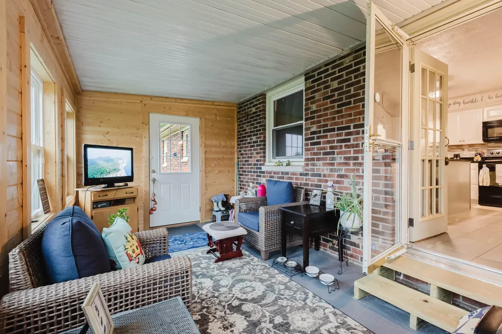 401 Haddix Street Harrodsburg KY 40330