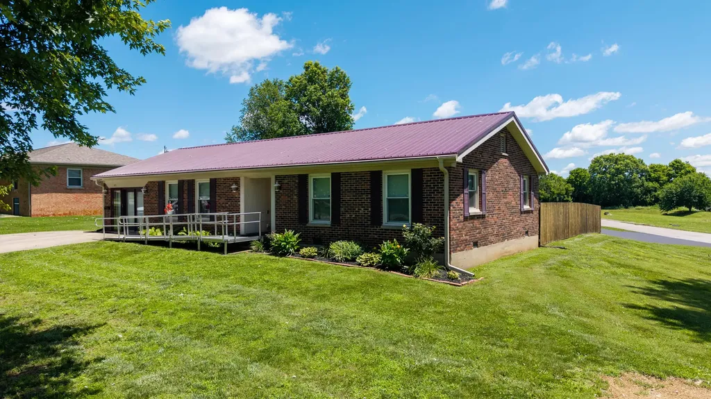 401 Haddix Street Harrodsburg KY 40330