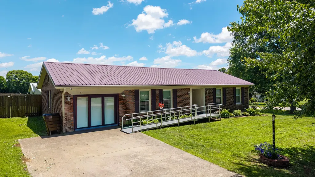 401 Haddix Street Harrodsburg KY 40330