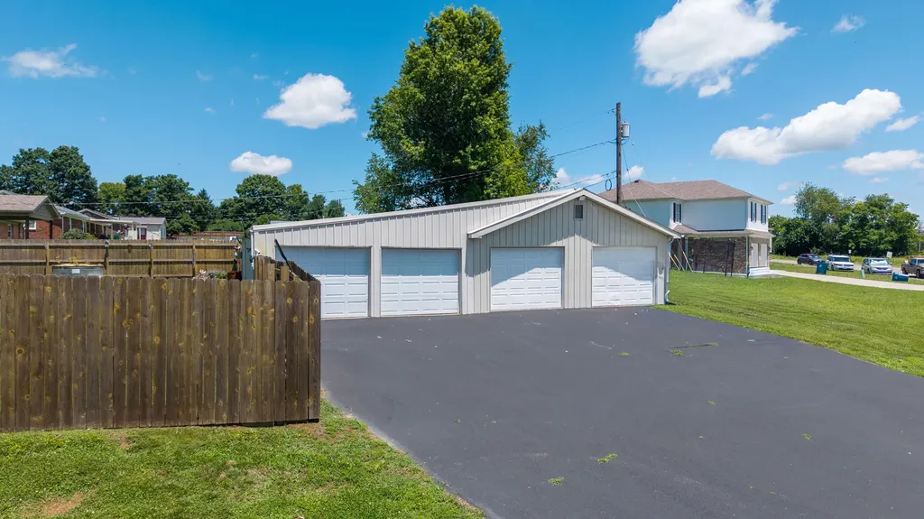 401 Haddix Street Harrodsburg KY 40330