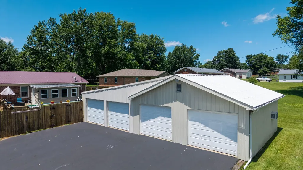 401 Haddix Street Harrodsburg KY 40330