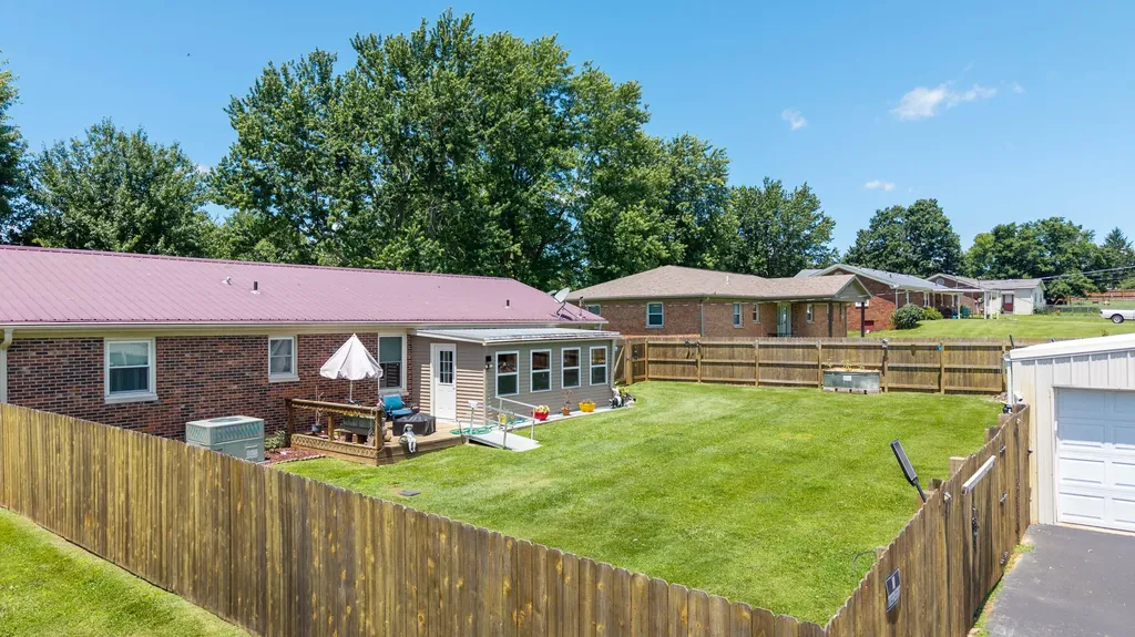 401 Haddix Street Harrodsburg KY 40330