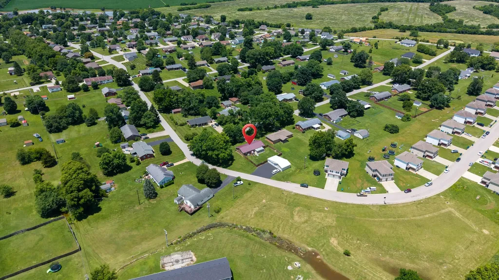 401 Haddix Street Harrodsburg KY 40330