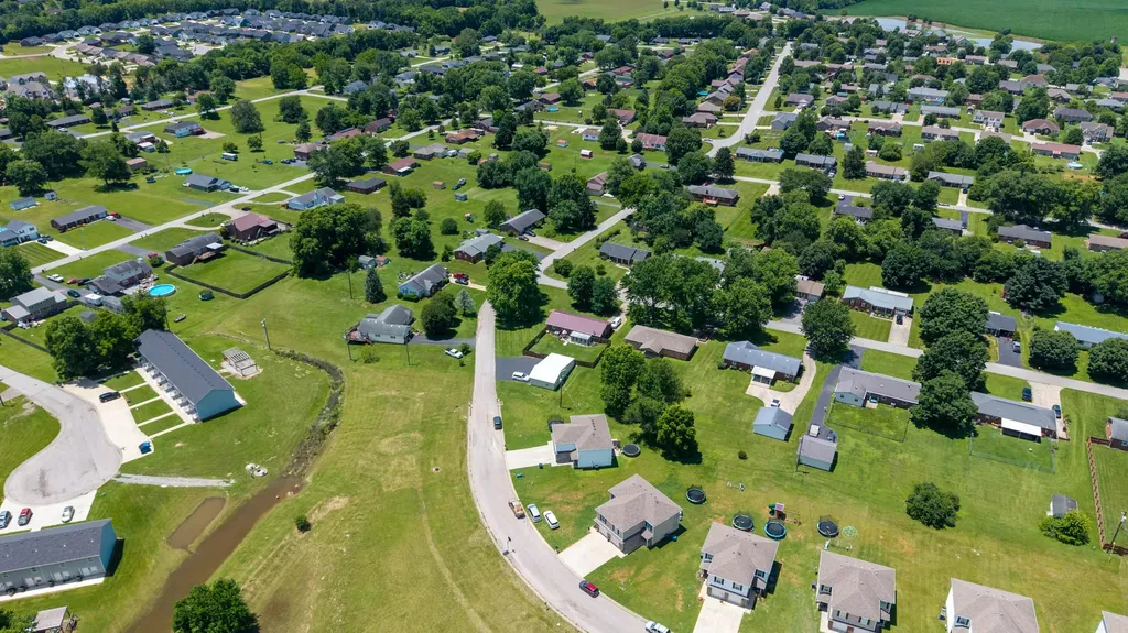 401 Haddix Street Harrodsburg KY 40330