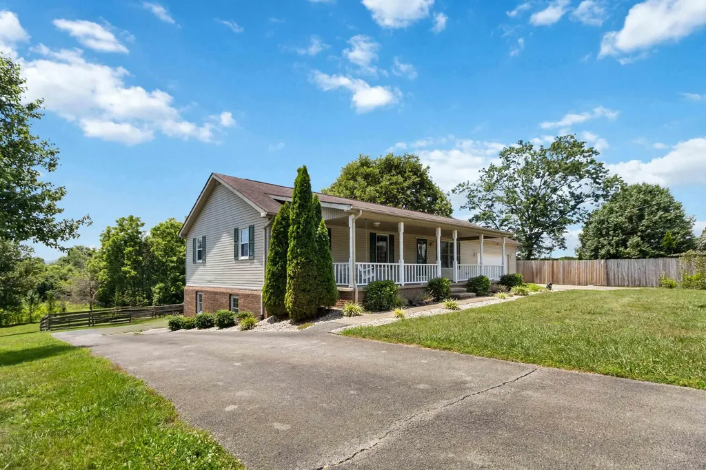 217 Old Decker Road Bronston KY 42518