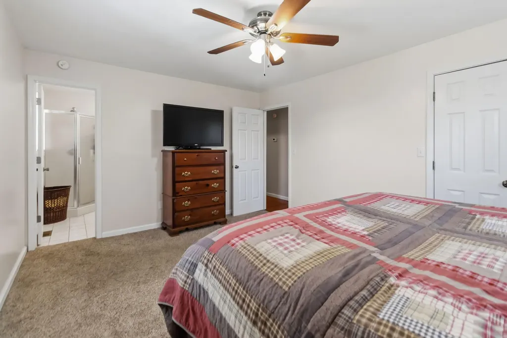 217 Old Decker Road Bronston KY 42518