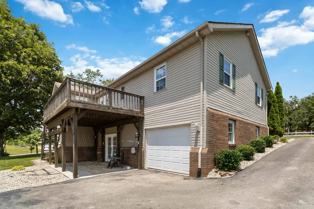 217 Old Decker Road Bronston KY 42518