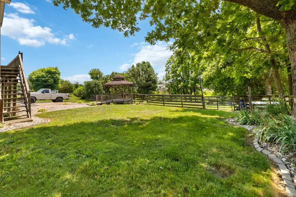 217 Old Decker Road Bronston KY 42518