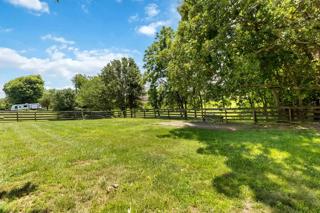 217 Old Decker Road Bronston KY 42518