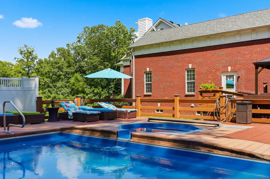 1725 Onan Bend Road Frankfort KY 40601