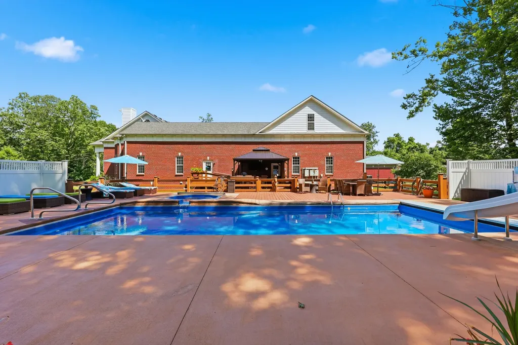 1725 Onan Bend Road Frankfort KY 40601