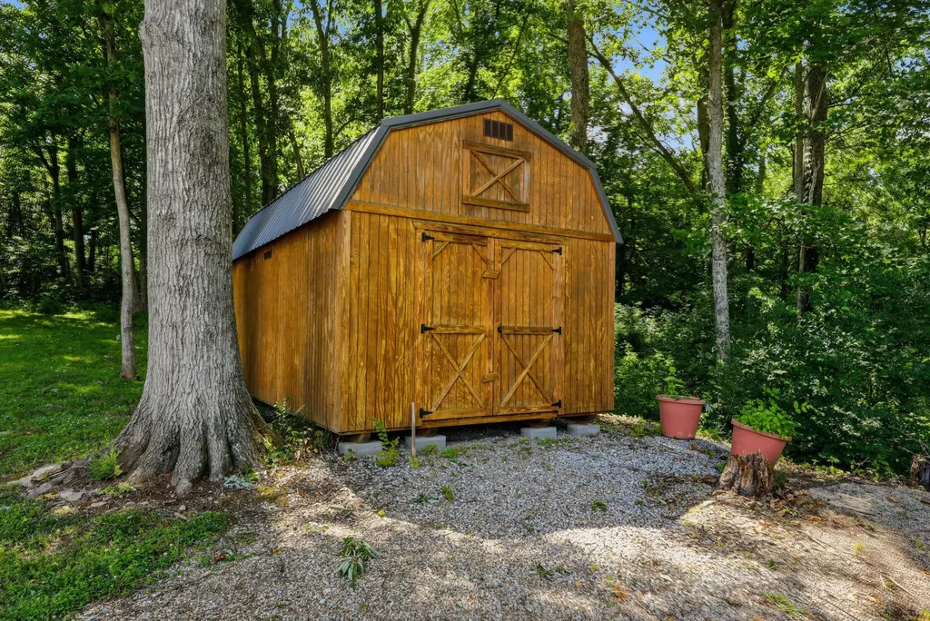 1725 Onan Bend Road Frankfort KY 40601