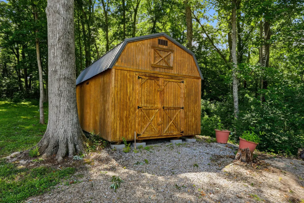1725 Onan Bend Road Frankfort KY 40601