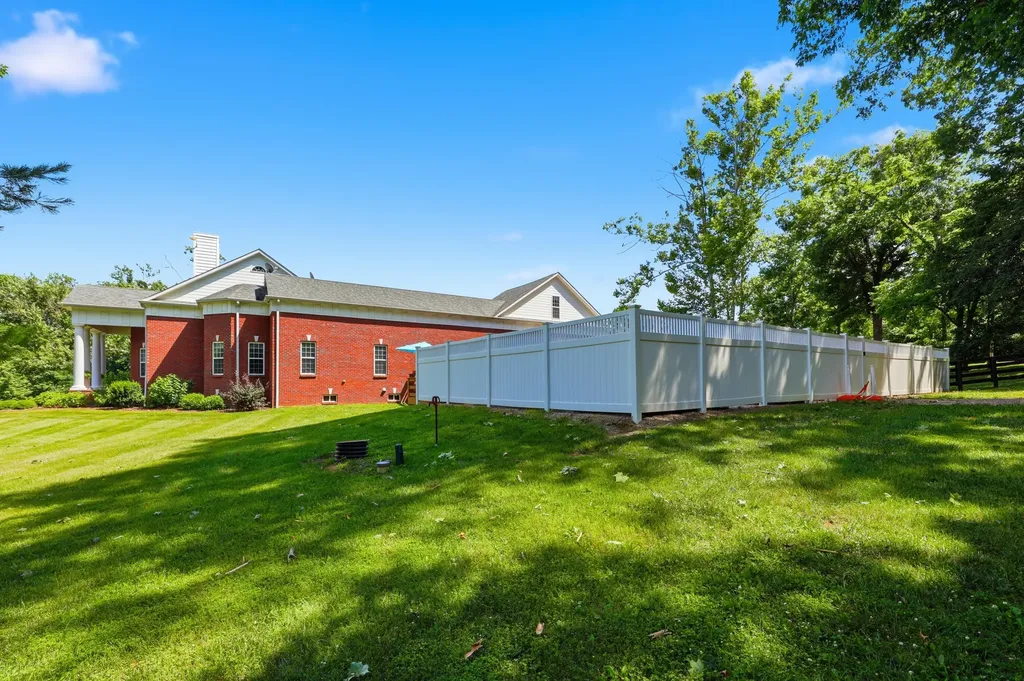 1725 Onan Bend Road Frankfort KY 40601