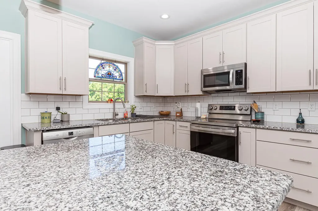 198 Lakeshore Circle Georgetown KY 40324