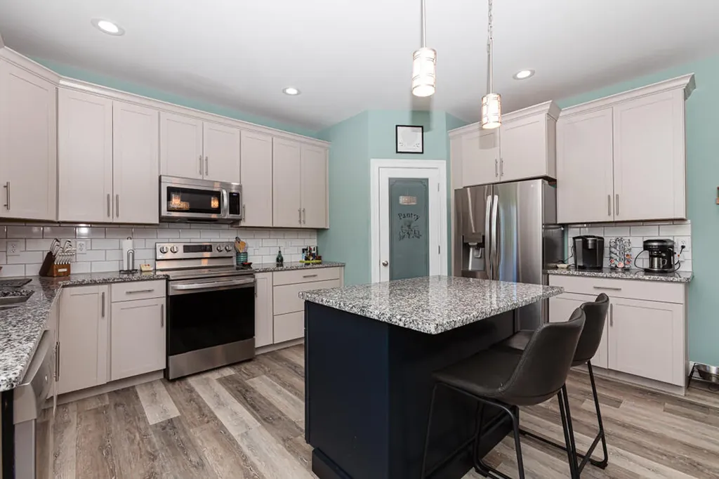 198 Lakeshore Circle Georgetown KY 40324
